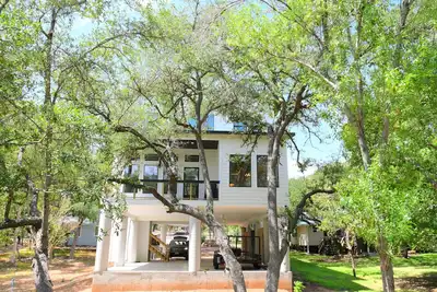 Image de Modern Kingsland Home w/ River Access & Kayaks by RedAwning