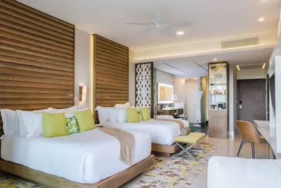 Image de Upscale Resort & Spa With Amazing Family Swimming Pools, 1 Rooftop Adult Only