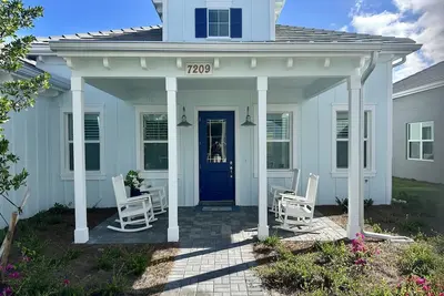 Image de Beachy cottage just minutes from Downtown Naples and the beaches!