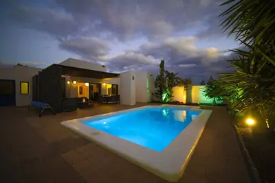 Image de Excellent Playa Blanca Villa | 4 Bedrooms | Villa Mestana | Modern Interiors | Sea & Mountain Views
