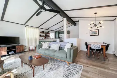 Image de Maple View | Modern White Mountain Retreat