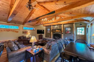 Image de The Cranmore Mountain Cabin | Walk to North Conway