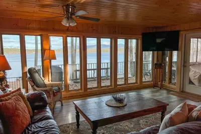 Image de Gorgeous Family Lakefront Cabin | Incredible Views