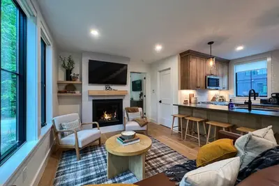 Image de Black Diamond @ Cranmore Mt. | Brand new | Hot Tub