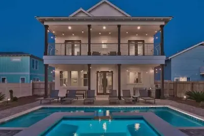 Image de Luxury Beach Oasis~Sleeps 26! Free Golf Cart~Pool/HotTub~Game Room