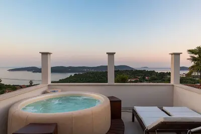 Image de Holiday Home Frida - Three Bedroom House with Jacuzzi and Sea View