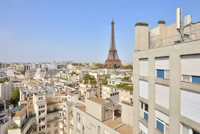 Image de Top Floor Eiffel Tower View and High-speed Wi-Fi