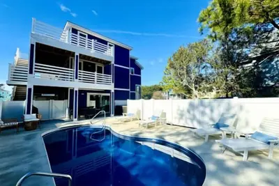 Image de *New* Luxury, Heated Pool, HotTub, GameRoom, Elevator