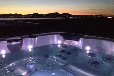 Image de Au calme, Jacuzzi vue mer à 200 mètres de la plage