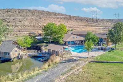 Image de Unique 6br Lodge w/ Private Hot Spring Pool!