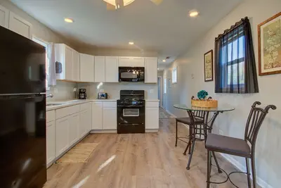 Image de Cozy1bed with Lg private fenced yard, Brisbin Rd I-80 Short to Long-term Add Rv