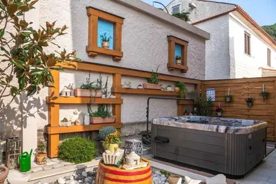 Image de Villa avec vue sur la mer et jacuzzi privé