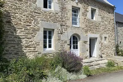 Image de Charmante maison en pierre avec Wifi, 4 chambres, 9 personnes
