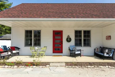 Image de Door County Cottage steps from Lake Michigan Beach in Jacksonport Wi