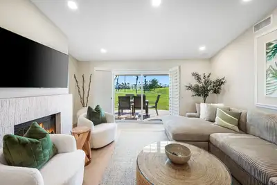 Image de Spectacular Golf Course Villa – A Rare Single-Level Retreat