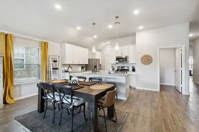 Image de Tch - Spacious 4bd/2ba in Princeton with Workspace