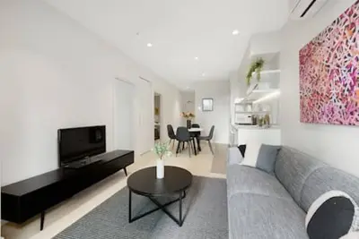 Image de A Cosmopolitan Hub in Cbd Centre