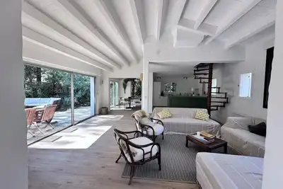 Image de Villa Bord de mer dans Parc Privé avec accès Plages, Tennis, Jeux, Piscine