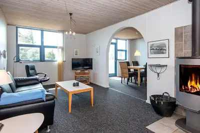 Image de 6 person holiday home in Hvide Sande