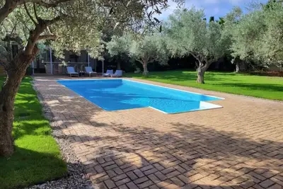 Image de Minimal house with pool and large garden at Varkiza. 5 minutes from the beach!