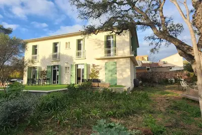 Image de Belle Villa calme 5 minutes à pied de la plage. À distance de marche de la ville