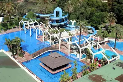 Image de Benal Beach – Spacious 1-Bedroom with Year-Round H