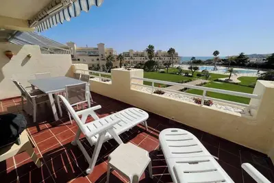 Image de Stunning Sw Sea Views & Beautiful Pools – 2 Bed