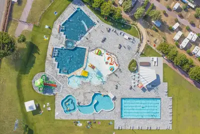 Maison mobile avec piscine