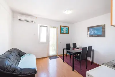 Image de Appartement Ivica de deux chambres L, Novalja