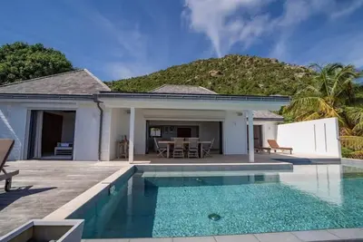 Image de Refreshing Grand Villa near Shops and Beaches