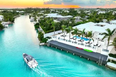 Image de Lagoon View Villa, Pool, Dock, Kayaks & Waterways