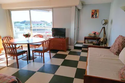 Image de Studio avec vue partielle sur la mer