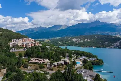 Image de Appartement sur le Lac Serre-Ponçon avec Piscine
