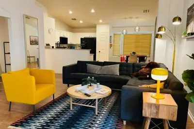 Image de Charming home in the heart of Surprise!