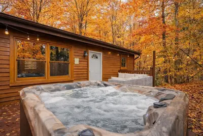Image de Romantic Getaway | Hot Tub | Games | Dollywood
