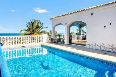 Image de Saona Villas (As Melo) : villa 6 personnes, piscine privée, climatisation