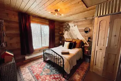 Image de Room on the Ridge / Hot Tub / Sleeps 2