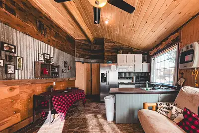 Image de The Homesteader Retreat