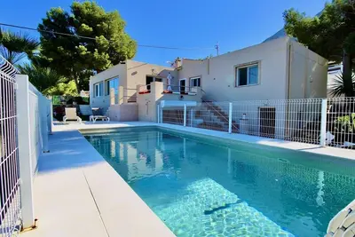 Image de Saona Villas (As Betyna) : villa 8 personnes, piscine privée, climatisation