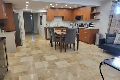 Image de Logement à 30 min de Montréal et à 1h30 du Mont Tremblant. Familles, Animaux :)