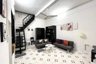 Image de Spacious Old Quarter 2-floor Duplex apartment next to Hanoi Train cafe Street