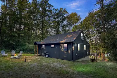Modern Lake House Close to Portland