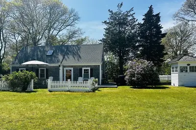 Image de 3br, huge private yard, halfway between Harwichport and Downtown Chatham!