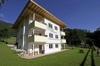 Image de Appartement luxueux à Fügen avec sauna