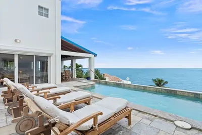 Image de La Maison de L'Ile, Stylish with Boho Chic Caribbean Flare, 6 Bdrms & 5 Bthrms.