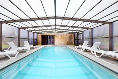 Image de Villa avec piscine et sauna