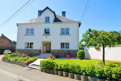 Image de Maison de vacances meublée à Tillet avec terrasse privée