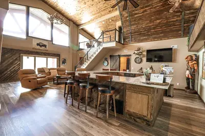 Image de Whiskey Barrel Ranch - Deadwood summer retreat on 5 acres