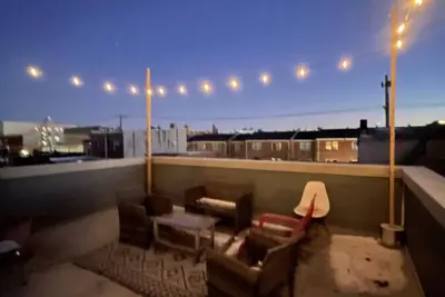 Image de Spacious Oasis - Parking, Private Patio & Roofdeck