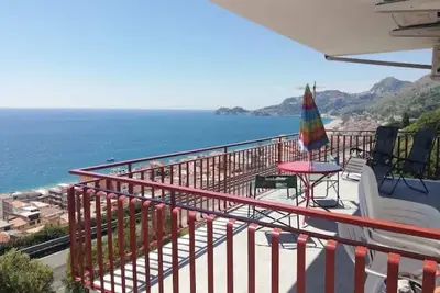 Image de Sunny two-room apartment with breathtaking views